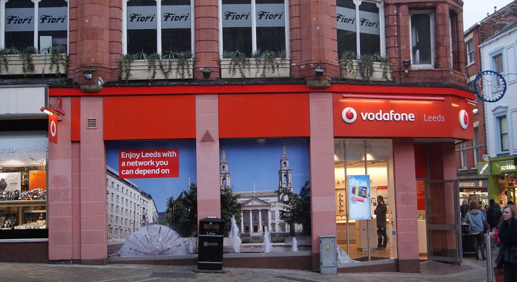 Vodafone_shop,_Lands_Lane,_Leeds_(17th_December_2012)